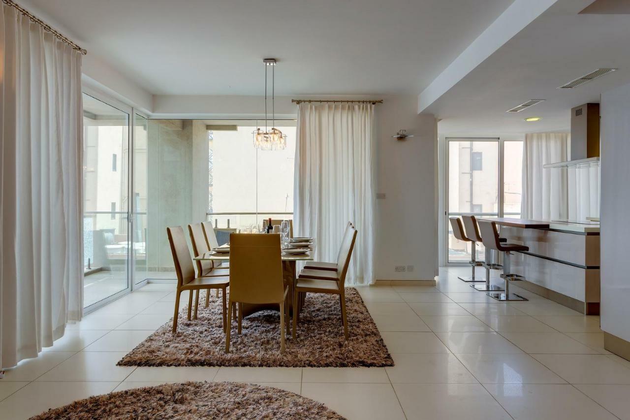 Contemporary, Luxury Apartment With Valletta And Harbour Views Sliema Extérieur photo