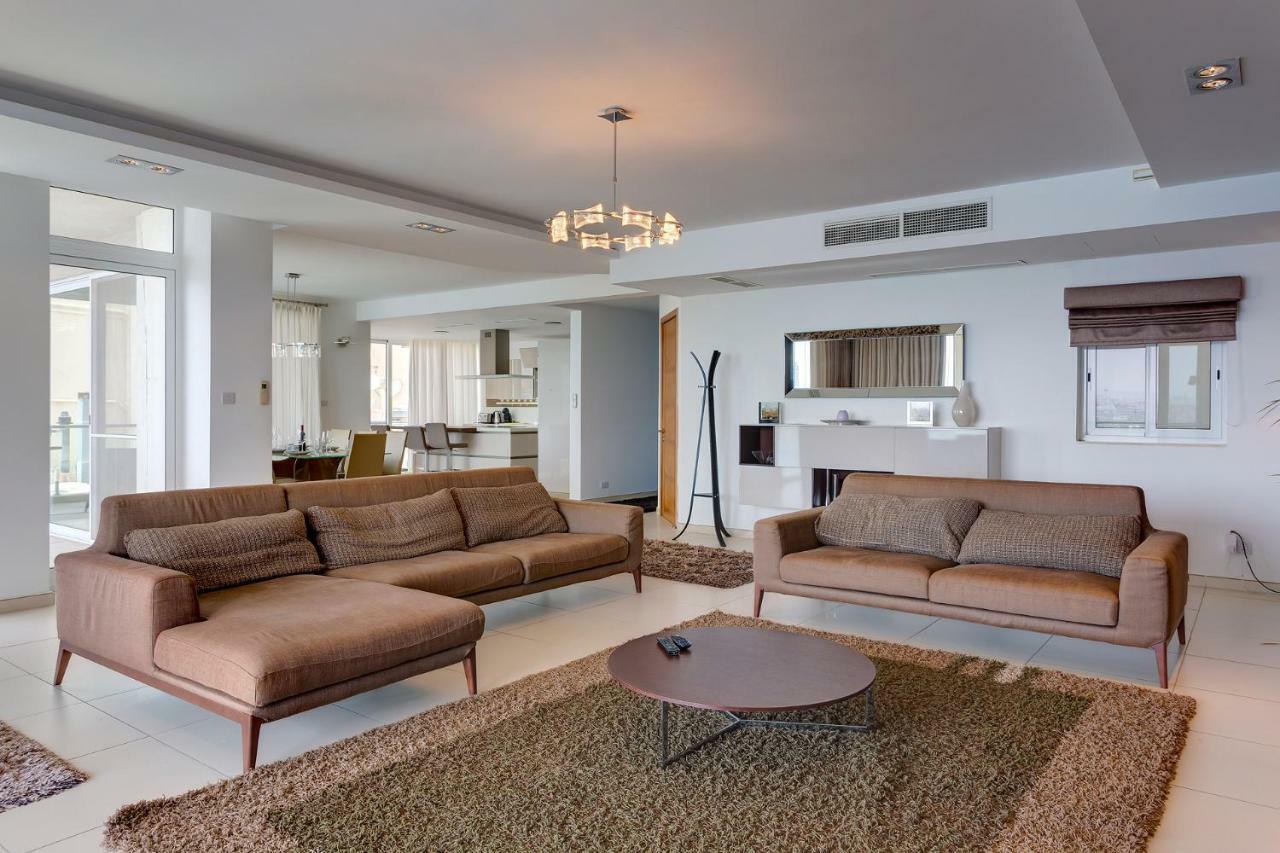 Contemporary, Luxury Apartment With Valletta And Harbour Views Sliema Extérieur photo