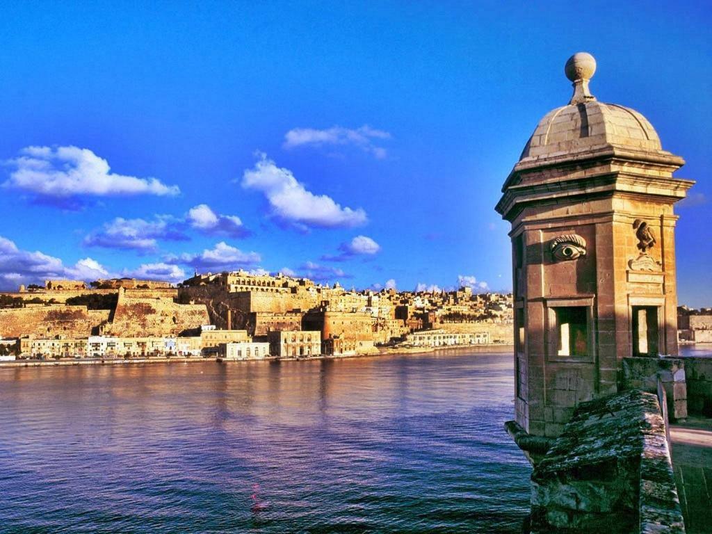 Contemporary, Luxury Apartment With Valletta And Harbour Views Sliema Extérieur photo